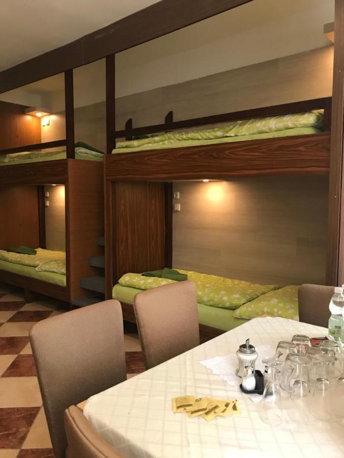 维也纳 Viktoria旅舍 外观 照片